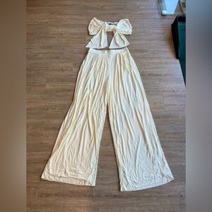 Women’s Buttercream Tory Two Piece with Self-Double Layer Wide Leg Pants XL